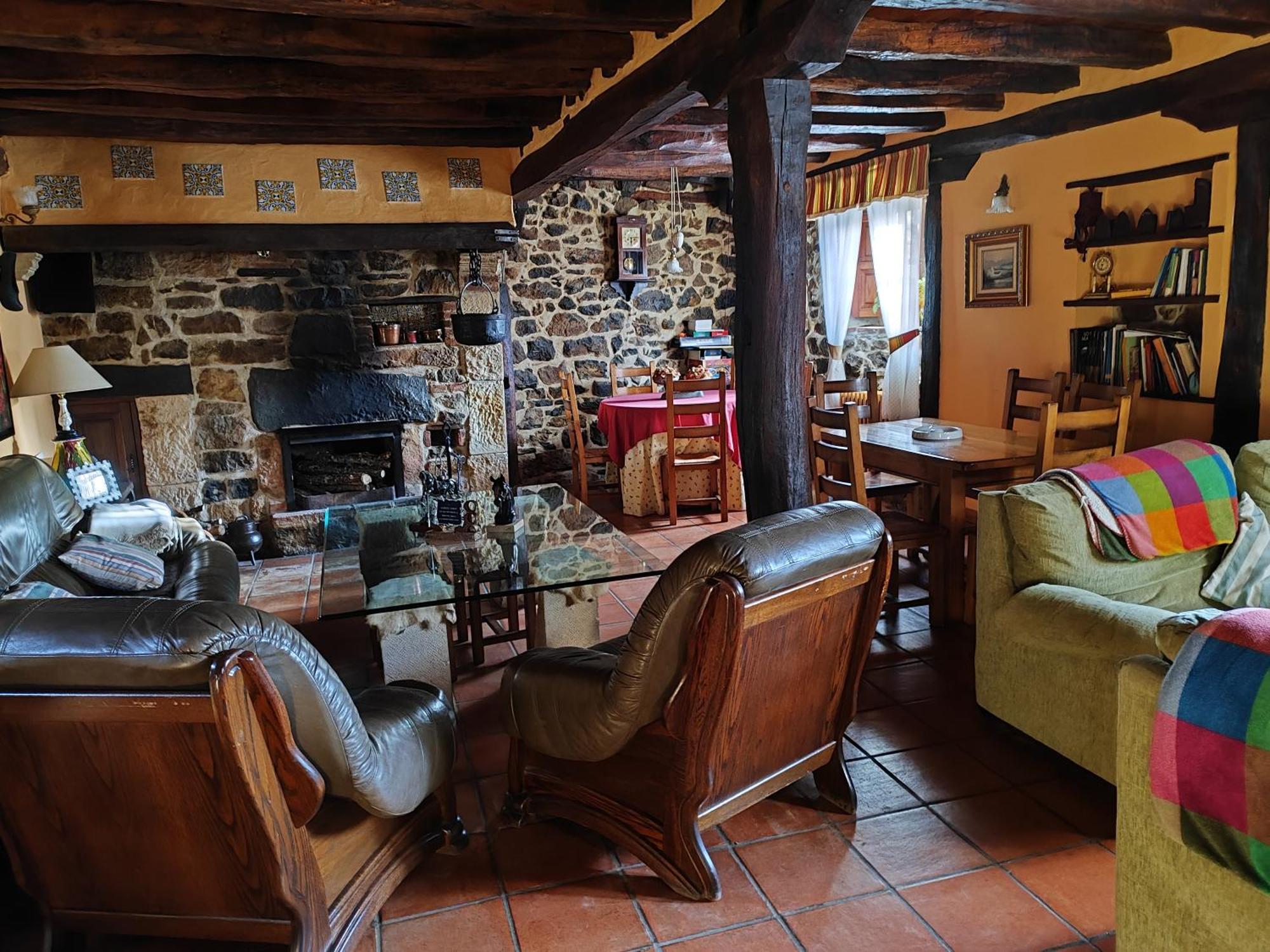 皮苏埃加河畔塞尔韦拉 Casa Simon旅馆 外观 照片